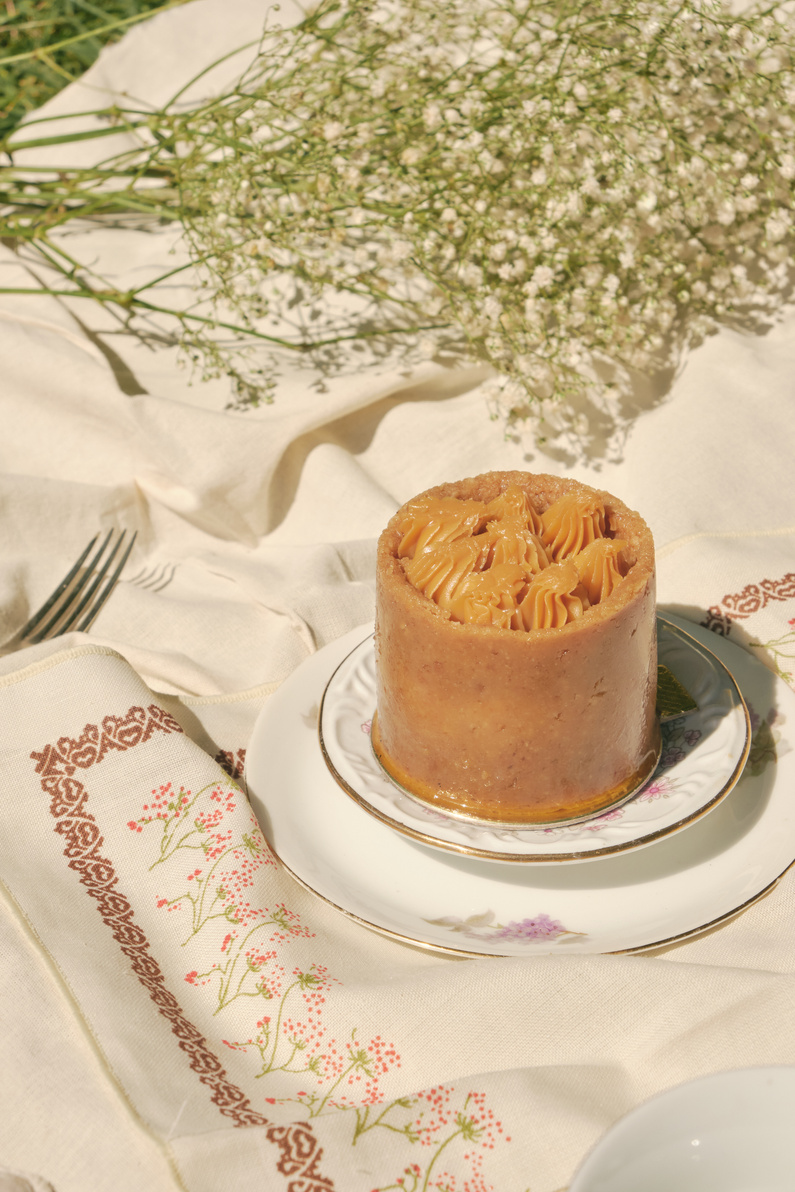 Mini Cake with Flowers Served in Picnic